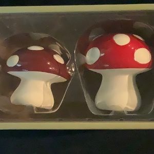 NEW! Mushroom Salt & Pepper Shakers. 2” & 4”. Red & Burgundy/Brown. Adorable.